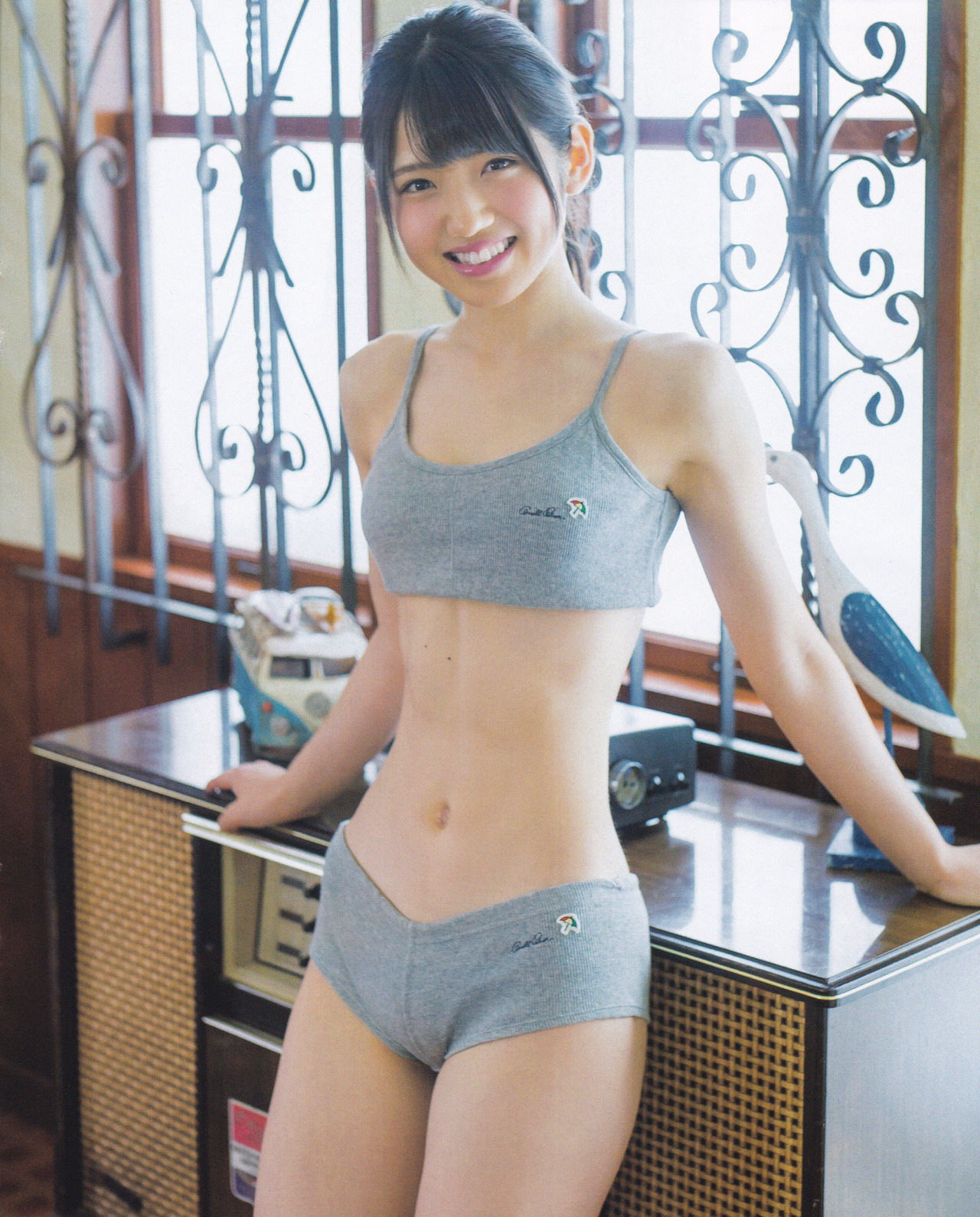 腰のくびれ エロ画像 04