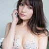 ニップレスで乳首を隠す女性のエロ画像 001