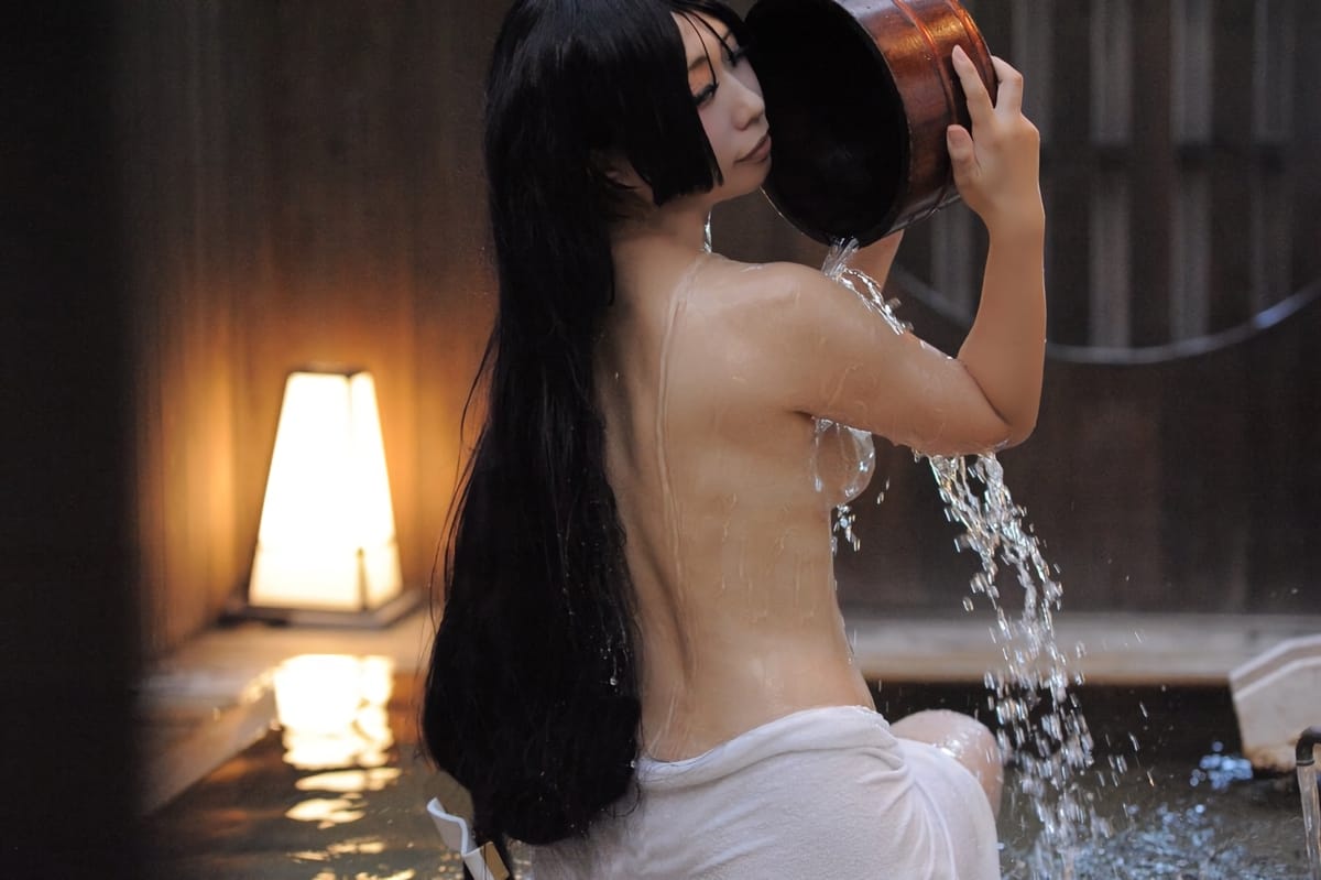 お風呂で入浴中の女性のヌードエロ画像 006