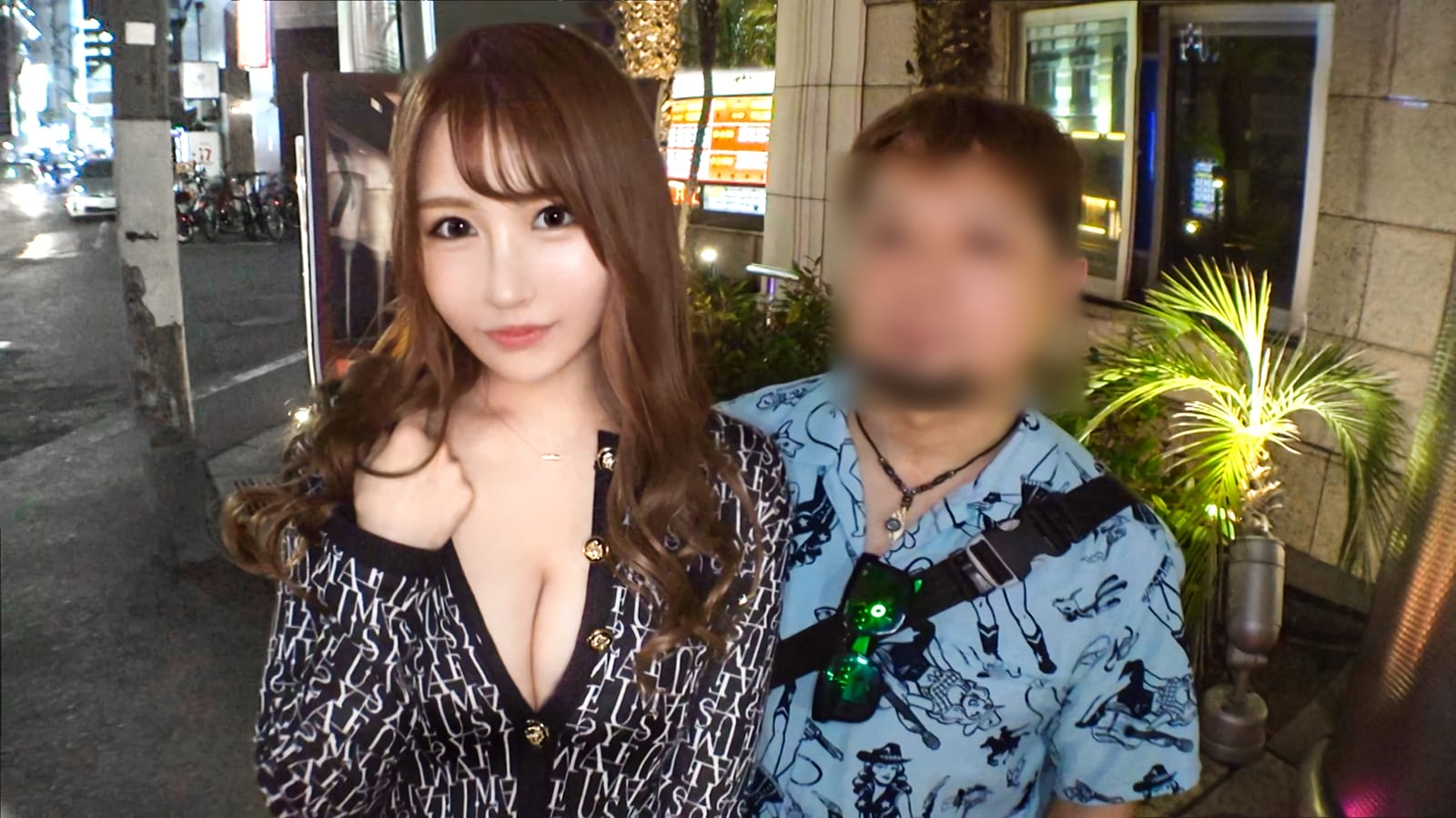 歌舞伎町の女、大体淫乱。H乳激震。歌舞伎町のラブホ街でモデル級ギャルを発見w 声を掛けると彼の方がノリノリ。彼女は「AVこわい…」と意外なウブっぷり。彼の押し+ギャラの魅力に惹かれ完堕ち～w彼は終始勃起でプレイにも乱入！もうむちゃくちゃw 更に彼女は精子マニアで他人の精子でも笑顔でごっくん！彼に愛の中出しをされた後、とんでもないサプライズが！？幾多もの精子を堪能し、最後は中に… 348NTR-043 星川まい(ほしかわまい) 001