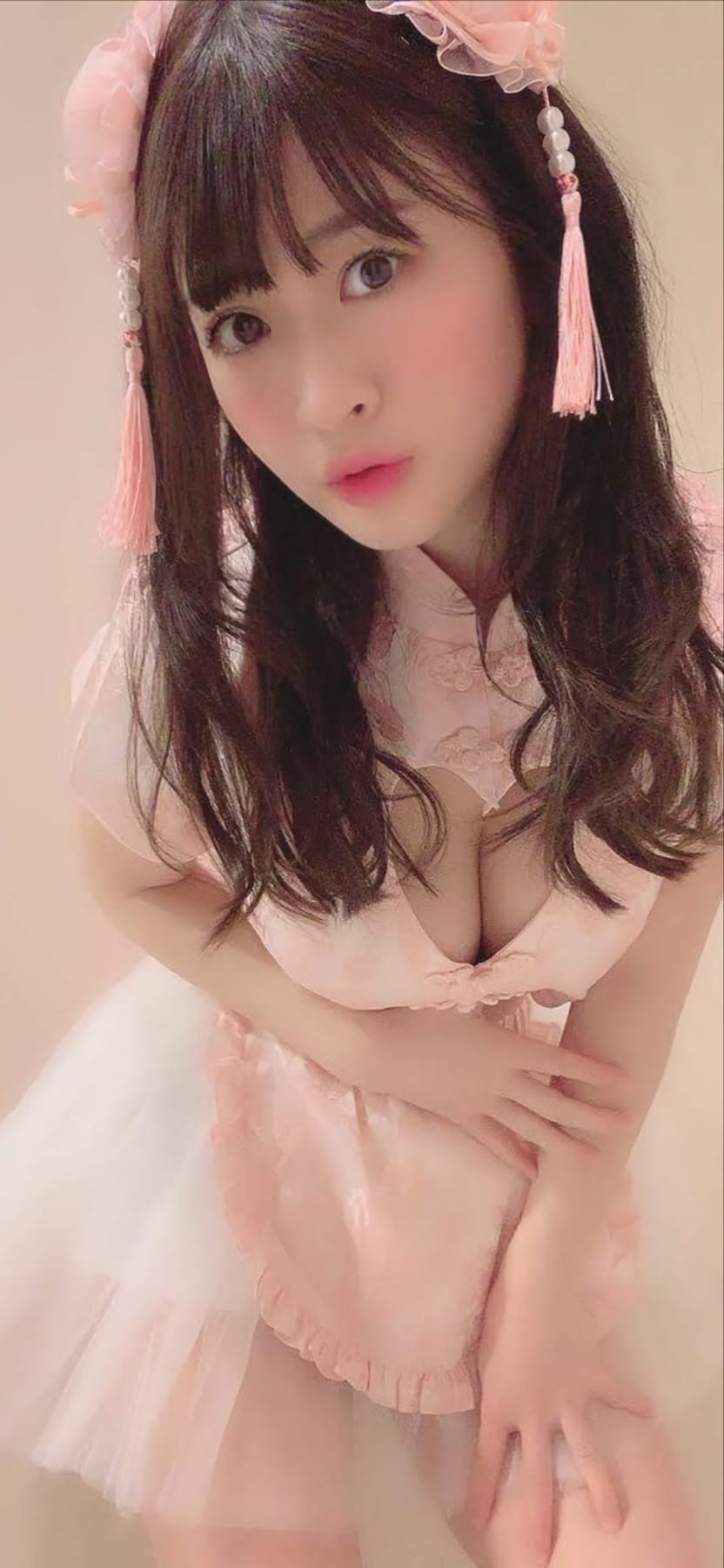 チャイナドレス女性のエロ画像 030