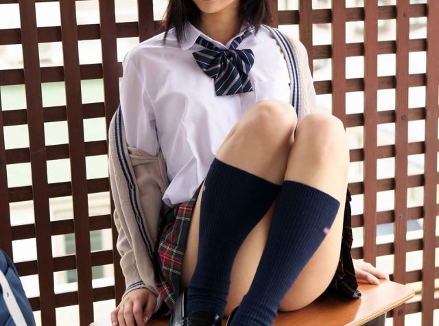 黒髪女性のエロ画像 001