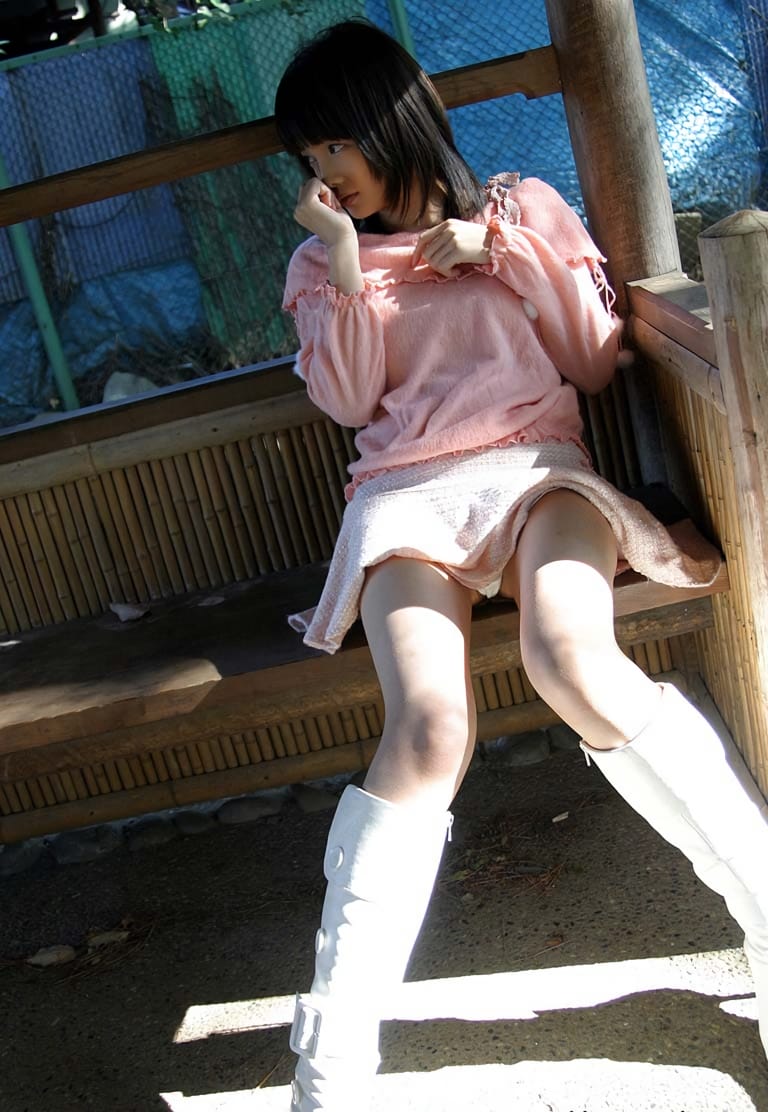 ミニスカとブーツのエロ画像 010