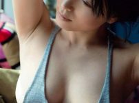 タンクトップ・キャミソールのエロ画像 001