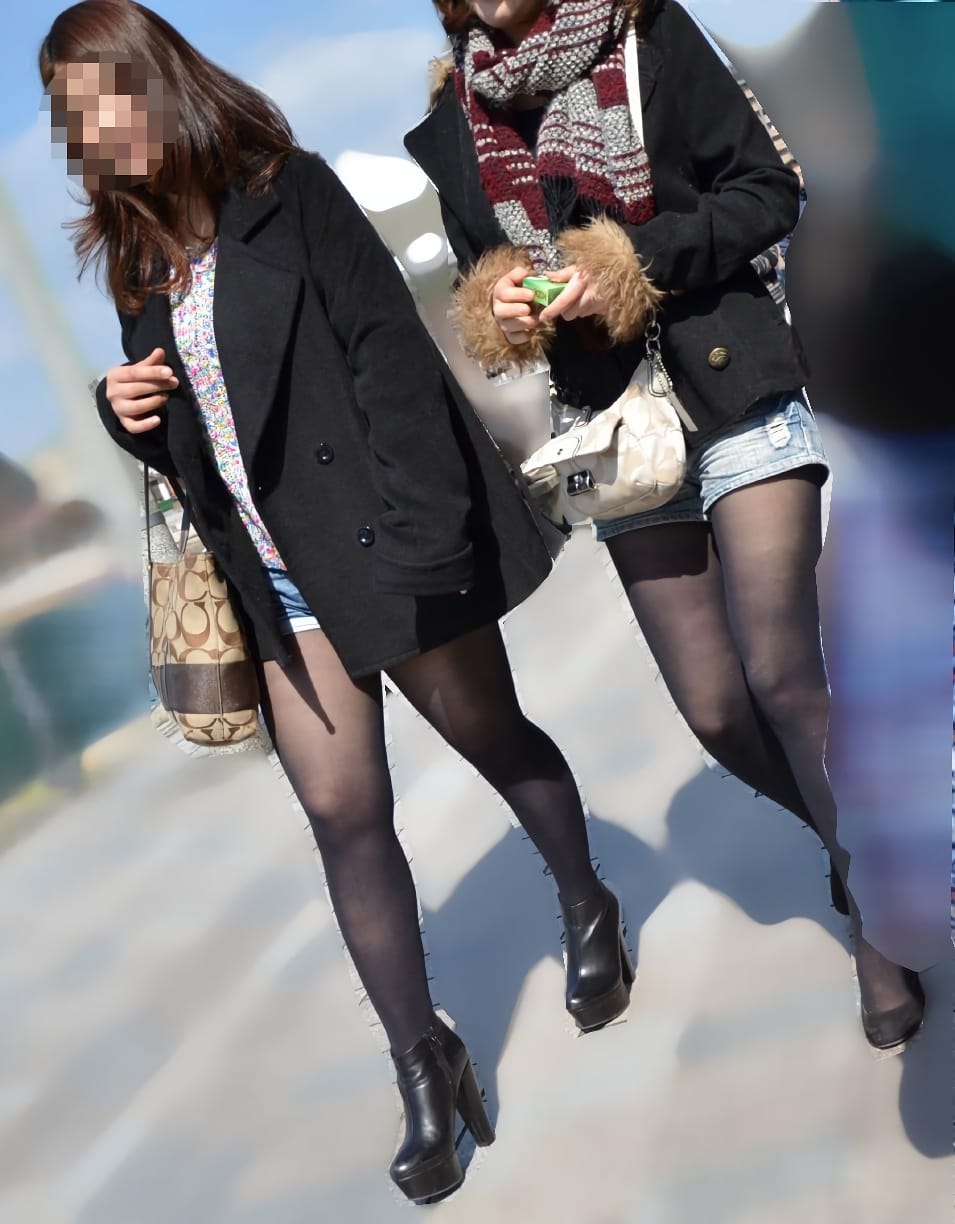 街撮りされた黒パンスト女性のエロ画像 034